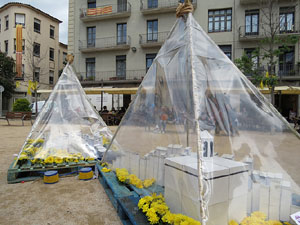 Temps de Flors 2018. Instal·lacions i muntatges florals als espais de la plaça de Santa Susanna del Mercadal