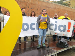 Concentració contra l'exclusió de Carles Puigdemont, Toni Comí i  Clara Ponsatí a les eleccions Europees