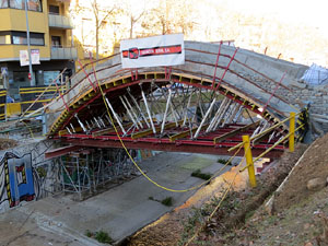Procés de reconstrucció del pont del Dimoni de Santa Eugènia de Ter