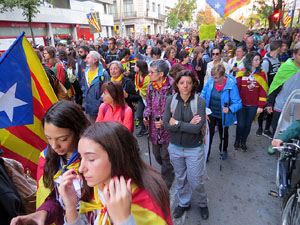 Sortida de la columna de la Marxa per la Llibertat des de la plaça de l'1 d'octubre de 2017 de Girona