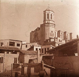 Vista de la Catedral des de la Casa Masó al carrer Ballesteries. 1943