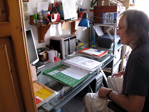 Max Varés al despatx de casa seva. 8/07/2013