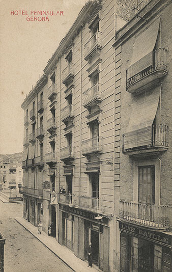 Façana de l'Hotel Peninsular de Girona, al carrer Nou. 1910