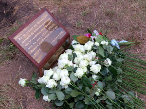 Homenatge en record de les víctimes de la Covid-19 al Parc de les Ribes del Ter