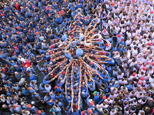 Fires 2016. La Diada Castellera a la pla&ccedil;a del Vi, amb els Marrecs de Salt, els Capgrossos de Matar&oacute; i els Minyons de Terrassa