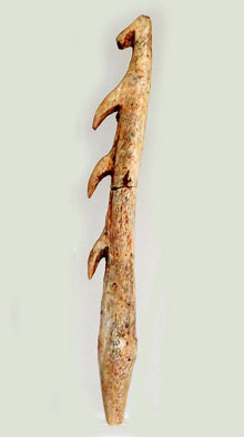 Arpó d'os, La Bora Gran d'en Carreras (Serinyà, Pla de l'Estany). Paleolític Superior, 13000-11000 aC