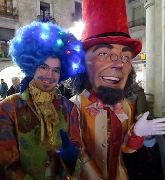 El senyor Caneló i l'Esperit de Nadal a la plaça del Vi