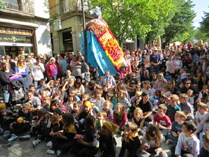 Festes de Primavera de Girona 2017. Cercavila de mulasses amb la Mula Baba i l'Ase de Bessan