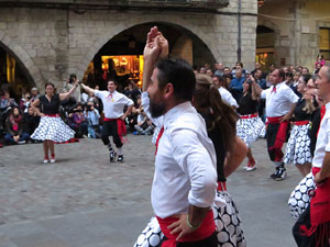 Fires 2017. Ball de gitanes de Montmel&oacute; a la pla&ccedil;a del Vi