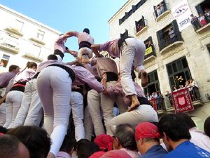 Fires 2017. La Diada Castellera a la pla&ccedil;a del Vi, amb els Marrecs de Salt, els Capgrossos de Matar&oacute; i els Minyons de Terrass