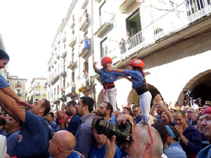 Fires 2017. La Diada Castellera a la pla&ccedil;a del Vi, amb els Marrecs de Salt, els Capgrossos de Matar&oacute; i els Minyons de Terrass