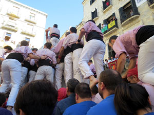 Fires 2017. La Diada Castellera a la pla&ccedil;a del Vi, amb els Marrecs de Salt, els Capgrossos de Matar&oacute; i els Minyons de Terrass