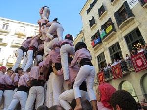 Fires 2017. La Diada Castellera a la pla&ccedil;a del Vi, amb els Marrecs de Salt, els Capgrossos de Matar&oacute; i els Minyons de Terrass