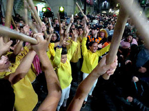 Fires 2017. Ballades de capgrossos, gegants i far&agrave;ndula a la pla&ccedil;a del Vi