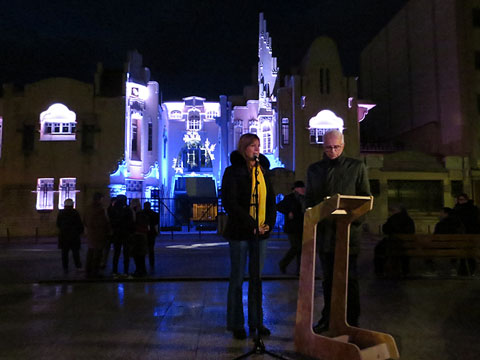 Inauguració de l'esdeveniment a la plaça Joan Brossa, amb la regidora Glòria Planas i el regidor Eduard Berloso