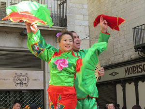 Celebració de l'any nou xinès, el 4716, any del Gos, a Girona