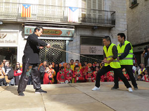 Celebració de l'any nou xinès, el 4716, any del Gos, a Girona