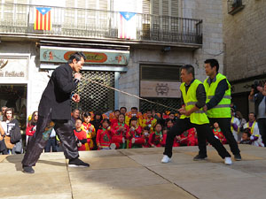 Celebració de l'any nou xinès, el 4716, any del Gos, a Girona