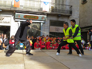 Celebració de l'any nou xinès, el 4716, any del Gos, a Girona