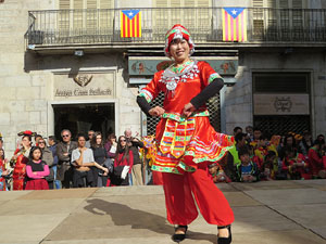 Celebració de l'any nou xinès, el 4716, any del Gos, a Girona