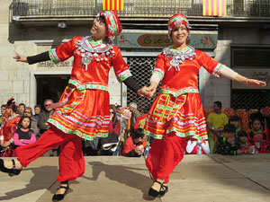 Celebració de l'any nou xinès, el 4716, any del Gos, a Girona