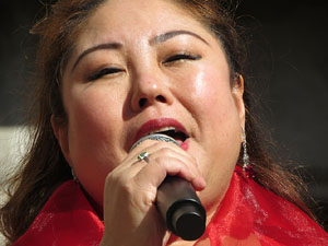 Celebració de l'any nou xinès, el 4716, any del Gos, a Girona