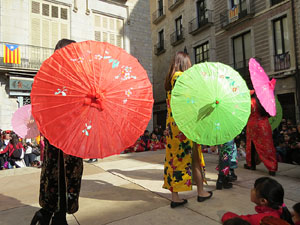 Celebració de l'any nou xinès, el 4716, any del Gos, a Girona