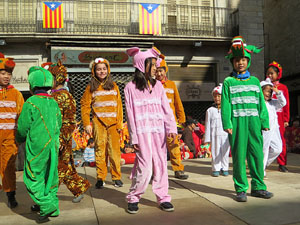 Celebració de l'any nou xinès, el 4716, any del Gos, a Girona