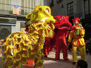 Celebració de l'any nou xinès, el 4716, any del Gos, a Girona