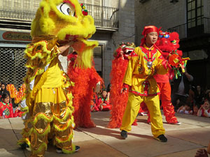 Celebració de l'any nou xinès, el 4716, any del Gos, a Girona