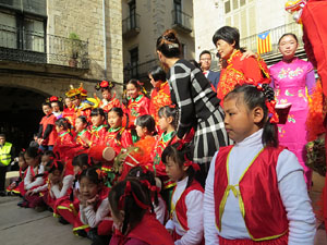 Celebració de l'any nou xinès, el 4716, any del Gos, a Girona