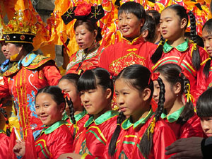 Celebració de l'any nou xinès, el 4716, any del Gos, a Girona