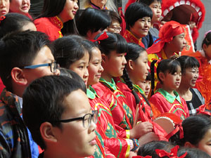 Celebració de l'any nou xinès, el 4716, any del Gos, a Girona