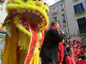 Celebració de l'any nou xinès, el 4716, any del Gos, a Girona