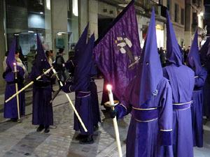 Setmana Santa 2018 a Girona. Process&oacute; del Sant Enterrament