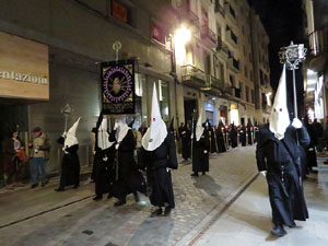 Setmana Santa 2018 a Girona. Process&oacute; del Sant Enterrament