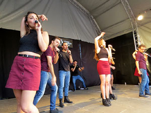 Festival A Capella 2018. Actuació del grup A Grup Vocal a la plaça de la Independència