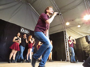 Festival A Capella 2018. Actuació del grup A Grup Vocal a la plaça de la Independència