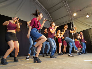 Festival A Capella 2018. Actuació del grup A Grup Vocal a la plaça de la Independència