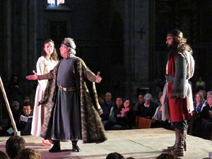 Representació de la Consueta de Sant Jordi cavaller a la nau gòtica de la Catedral. Diada de Sant Jordi 2018