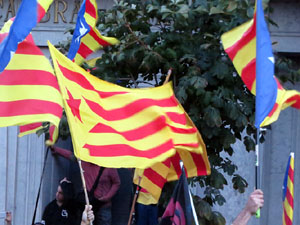 Concentraci&oacute; per l'1-O davant la subdelegaci&oacute; del Gobierno a Jaume I