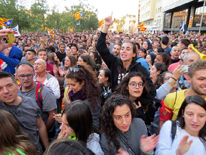 Concentraci&oacute; per l'1-O davant la subdelegaci&oacute; del Gobierno a Jaume I