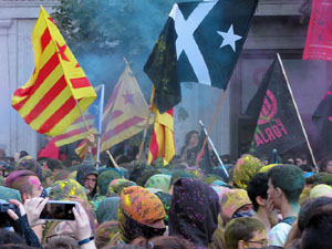Concentraci&oacute; per l'1-O davant la subdelegaci&oacute; del Gobierno a Jaume I