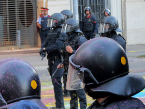 Concentraci&oacute; per l'1-O davant la subdelegaci&oacute; del Gobierno a Jaume I