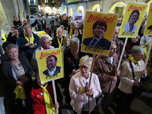 Concentraci&oacute; a la pla&ccedil;a del Vi per la llibertat dels presos pol&iacute;tics, amb Joanjo Bosk