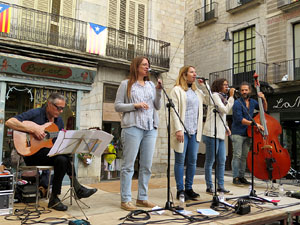 Festa Major dels 4 rius 2018. Vermut musical a la plaça del Vi amb Les Anxovetes