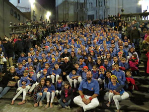 Fires 2018. Pujada d'un pilar per les escales de la Catedral, a c&agrave;rrec dels Marrecs de Salt