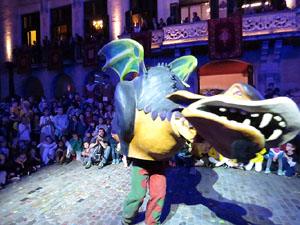 Fires 2018. Pregó de Fires. Entrada i ballades de capgrossos, gegants i faràndula a la plaça del Vi