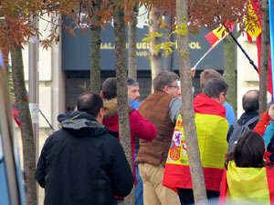 Manifestaci&oacute; antifeixista per un acte pol&iacute;tic de la plataforma Borb&ograve;nia amb el suport de Vox, a la pla&ccedil;a de l'U d'octubre del 2017