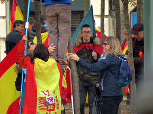 Manifestaci&oacute; antifeixista per un acte pol&iacute;tic de la plataforma Borb&ograve;nia amb el suport de Vox, a la pla&ccedil;a de l'U d'octubre del 2017